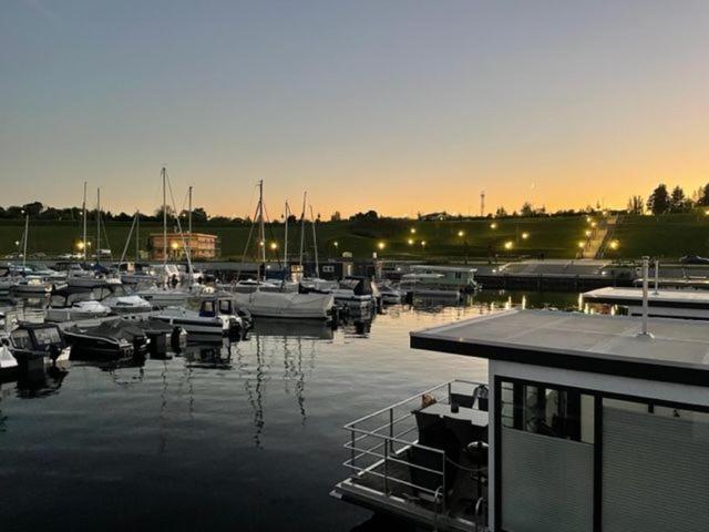 Hausboot Schiff Fuer 4 Personen Ca, 33 M Sup2 In Braunsbedra, Sachsen Anhalt Halle Saale Unstrut Region Экстерьер фото